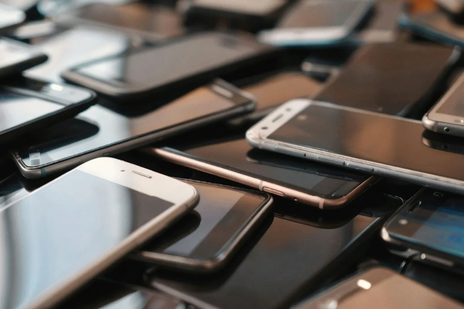 Масштабная афера с НДС: как мошенники продавали смартфоны через фиктивные схемы