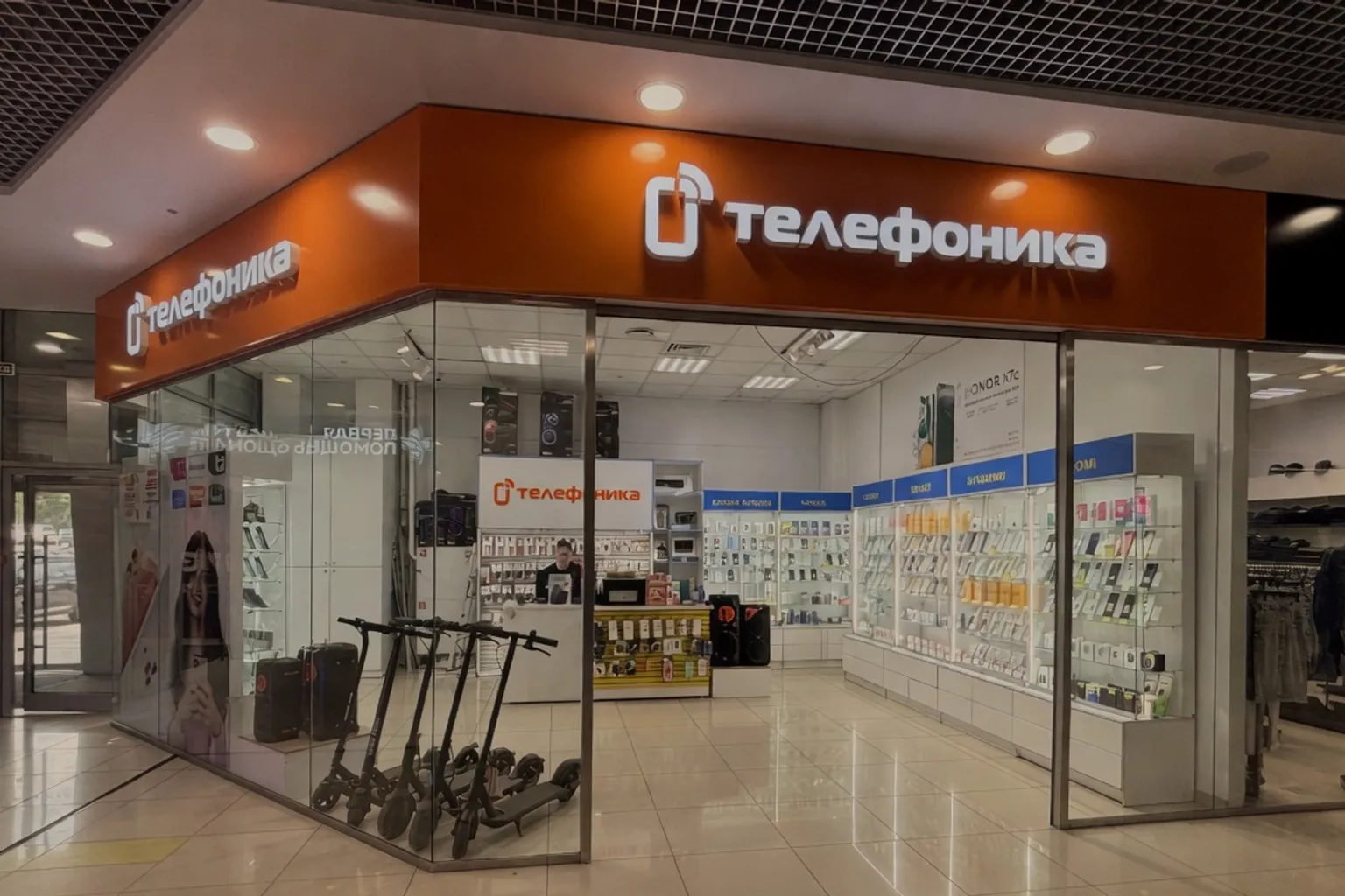 Открытие салона Телефоника в ТРЦ Лето: условия акций, скидки на смартфоны и лотерея для покупателей